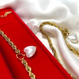 Bratara otel inoxidabil cu pandativ perla, o bijuterie cu stil.