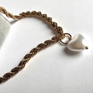 Lant otel inoxidabil cu pandativ perla este bijuteria ideala pentru o tinuta eleganta. 